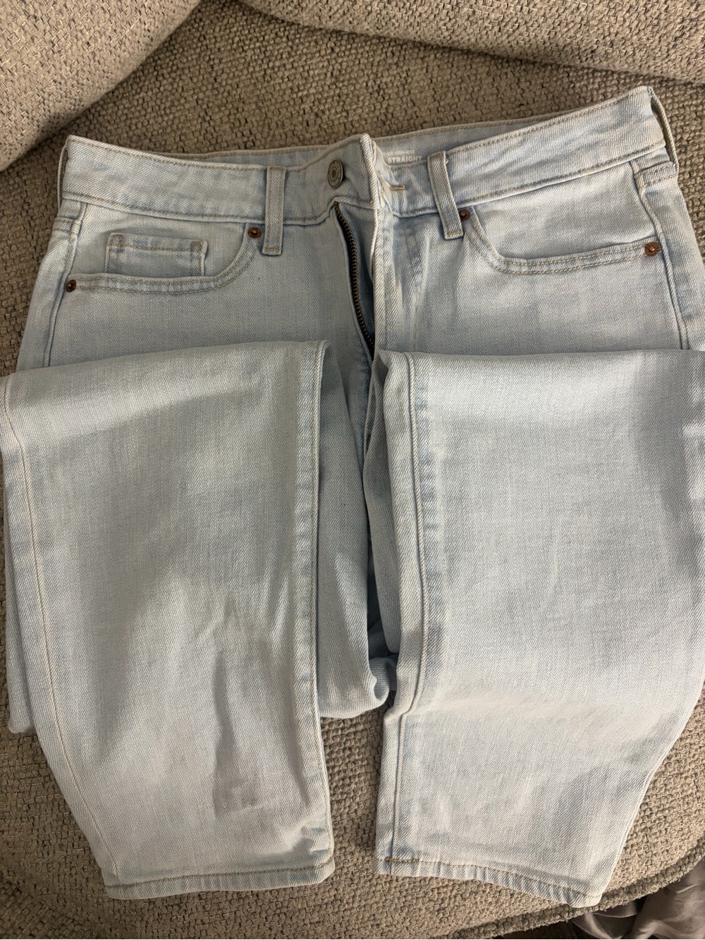 Old Navy Light Blue Straight-Leg Women’s Jeans